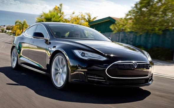 Электромобиль Tesla Model S безопасный
