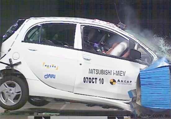 2011-mitsubishi-i-miev-crash-test